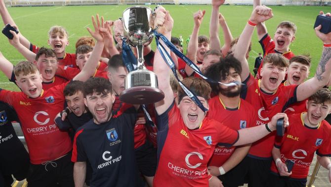 MP congratulates Craigavon Senior High School rugby team